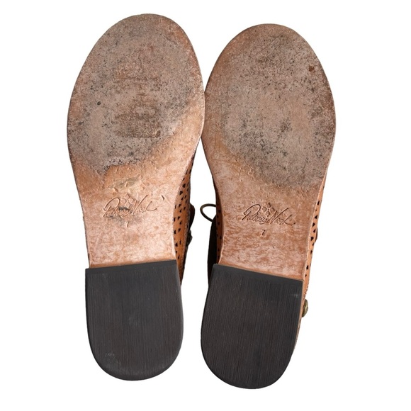 Patricia Nash Sabrina Perforated Ankle Booties Womens Size 7 Tan Foldover Cuffed - Picture 11 of 12